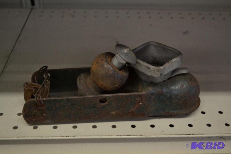 lot 76 image: 1 78 Ball and Hitch