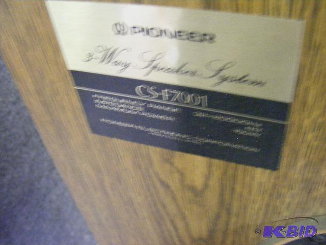 lot 18 image: 12 Pioneer Speakers CS-F7001. Three way sys...