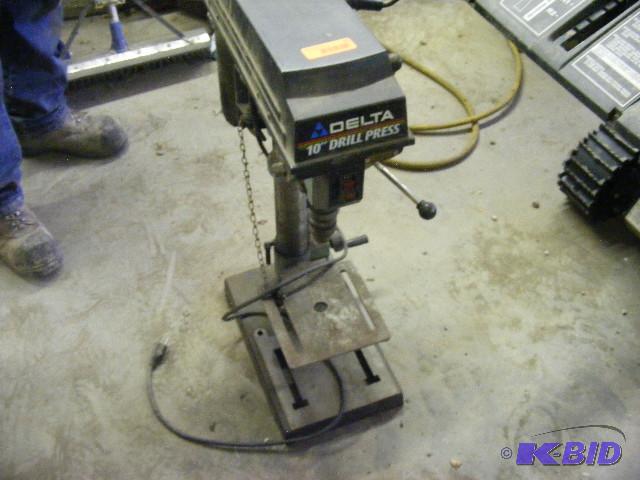 lot 29 image: Delta 10 Drill Press, works....