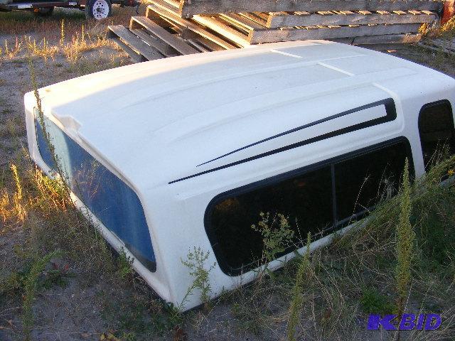 lot 4 image: Truck Topper, came off a Chevy Truck....