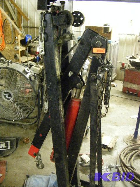 lot 46 image: Team Mechanix, 2 ton, Cherry Picker for pulli...