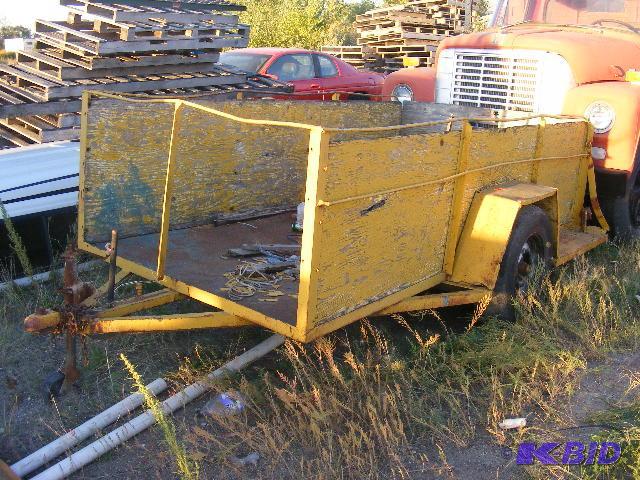 lot 5 image: Homemade 4 x 8 trailer, no title....
