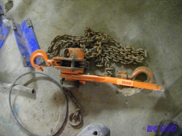 lot 61 image: Chain Hoist...