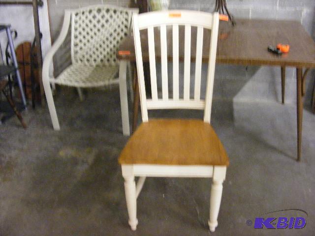 Wooden Chair, front leg needs to be tightened...