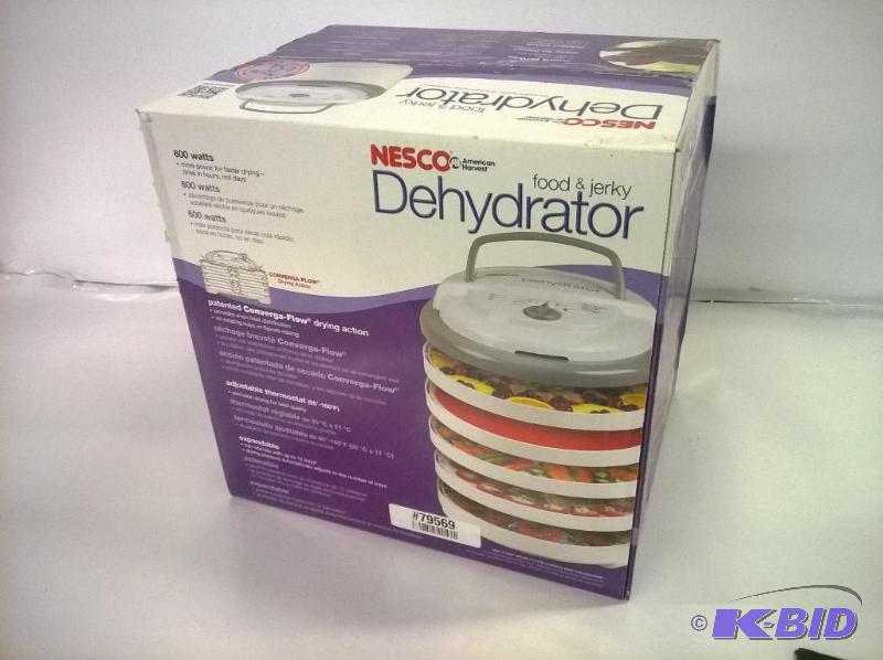 lot 62 image: Nesco Snackmaster Pro Food Dehydrator FD-75PR