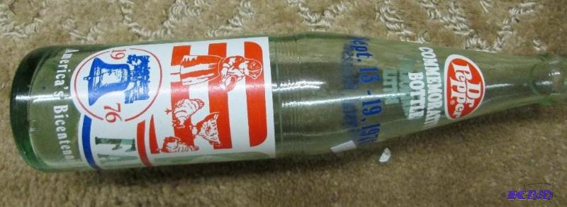 lot 121 image: Commemorative Dr Pepper bottle from 1976 Farm...