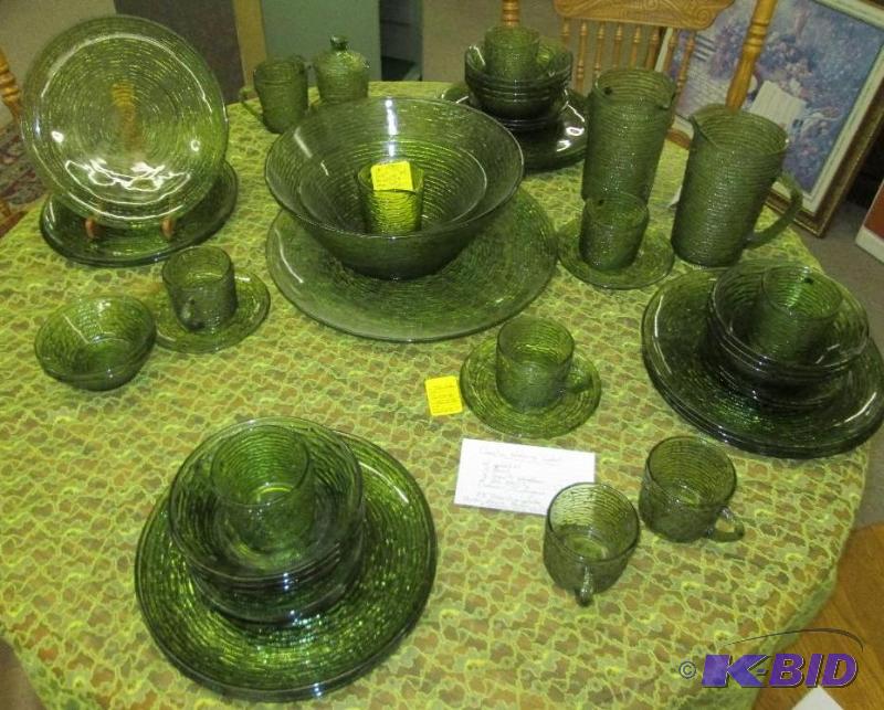 lot 57 image: Anchor Hocking green glassware set of 12 plat...