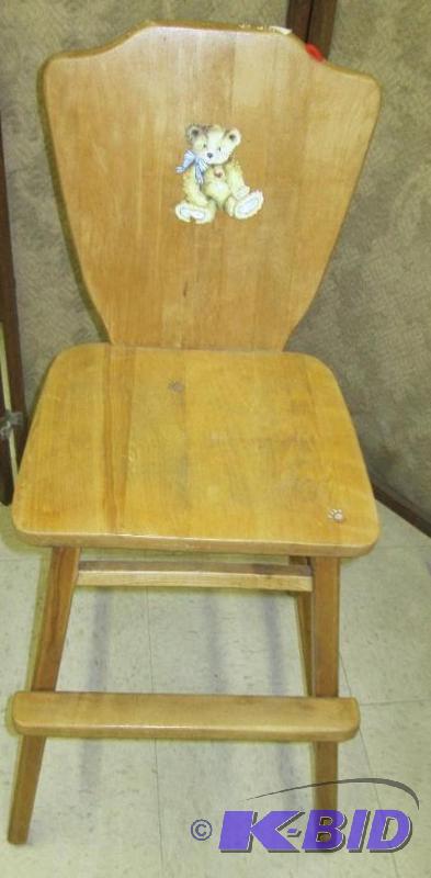 lot 6 image: Childs chair with a bear on the back, and pa...