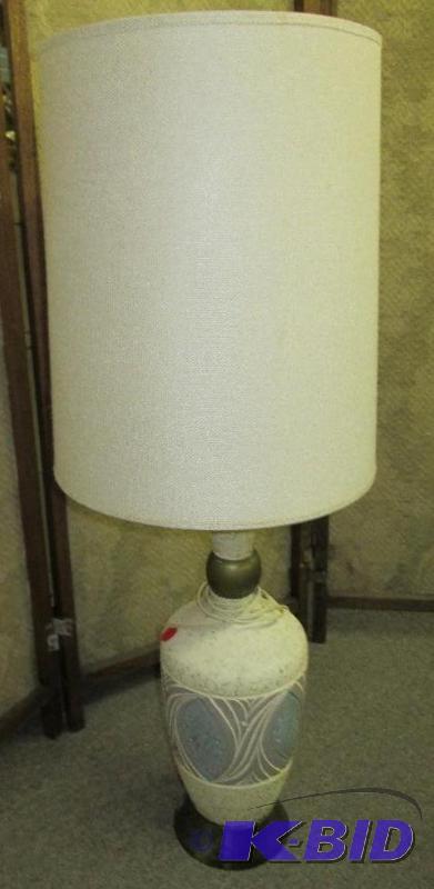 lot 76 image: 37 inch tall lamp...