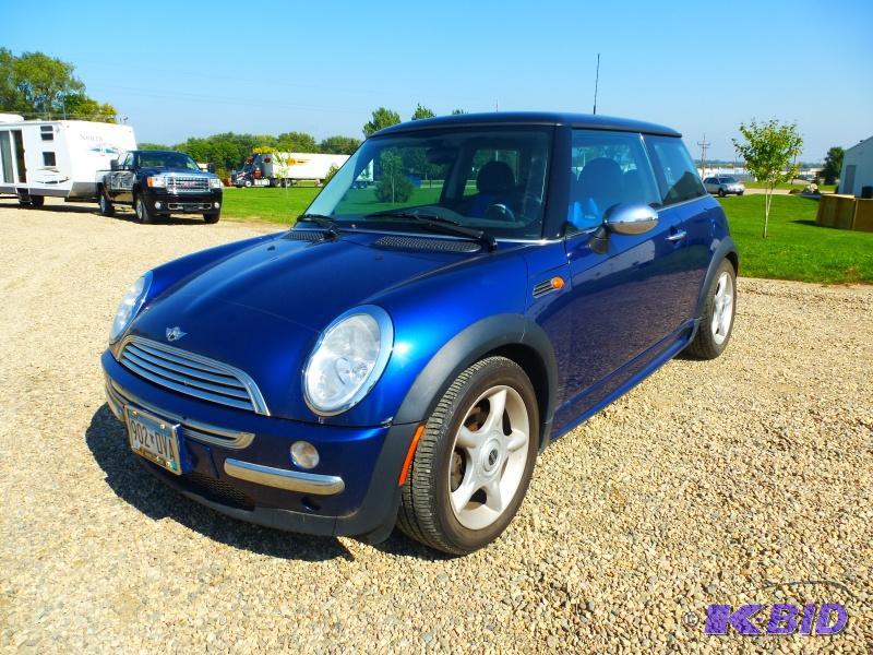 2003 Mini Cooper Hatch Back Has 4 cylinder M...