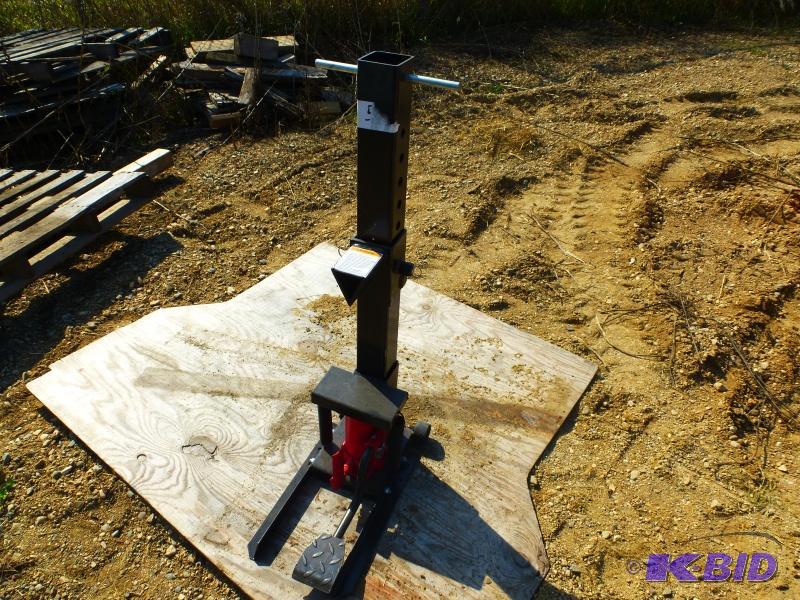Hydraulic wood splitter foot operated hydrau...