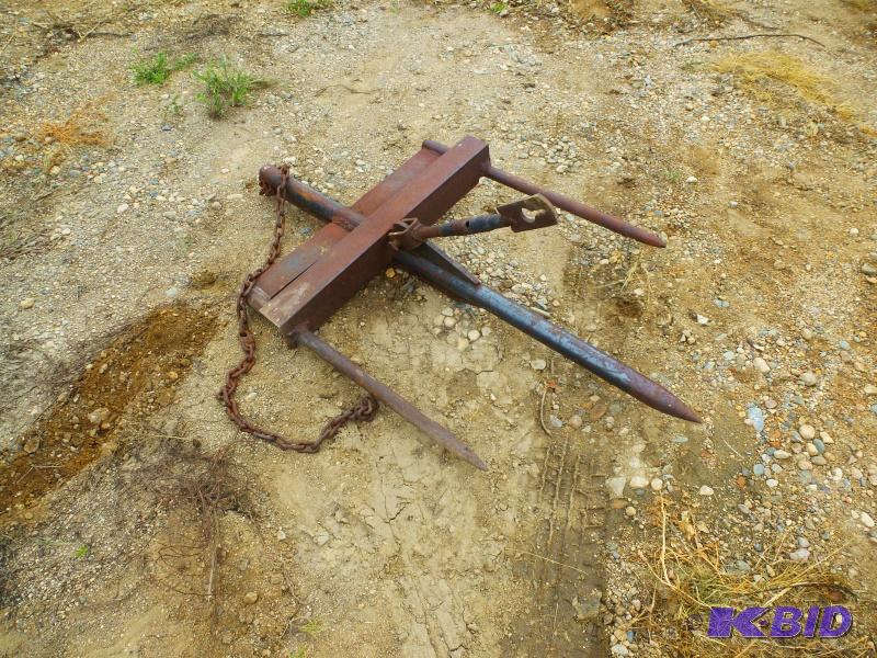 Bale spear Designed to mount on front of ski...