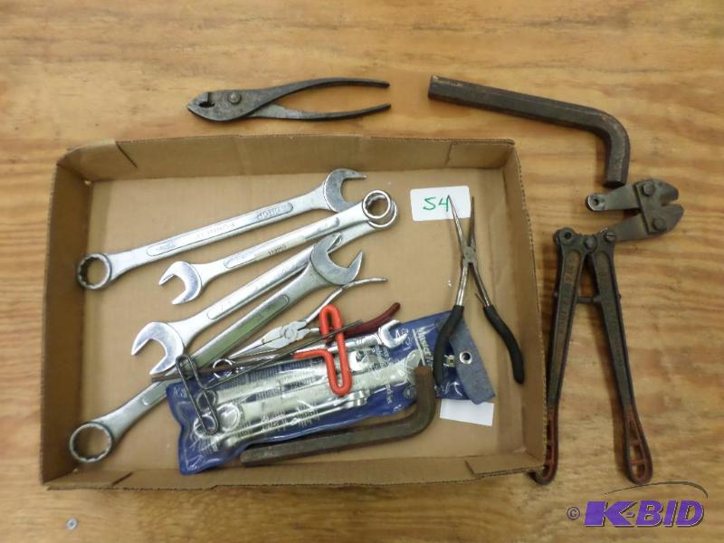 lot 54 image: Lot Of Misc Hand Tools...
