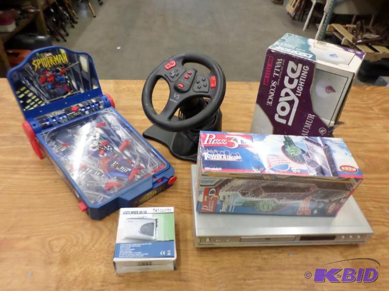 lot 79 image: Lot Of Spiderman Game, Wall Sconce, Gaming W...