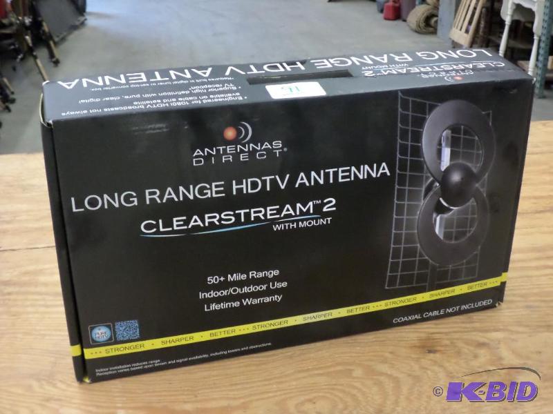 lot 91 image: Long Range HDTV Antenna Set...