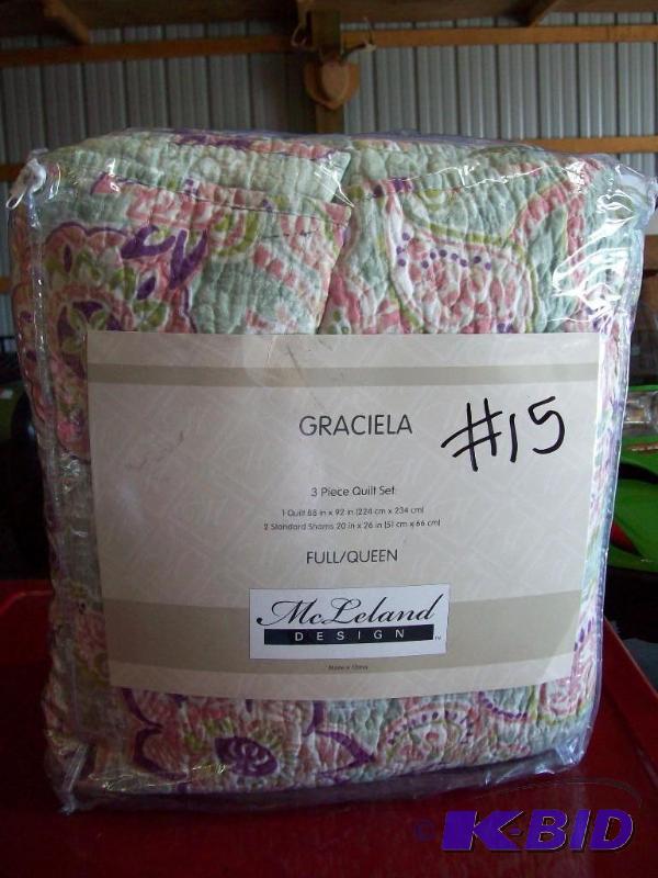FullQueen 3 Piece Quilt Set