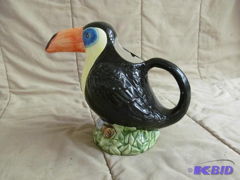 lot 105 image: Pitcher