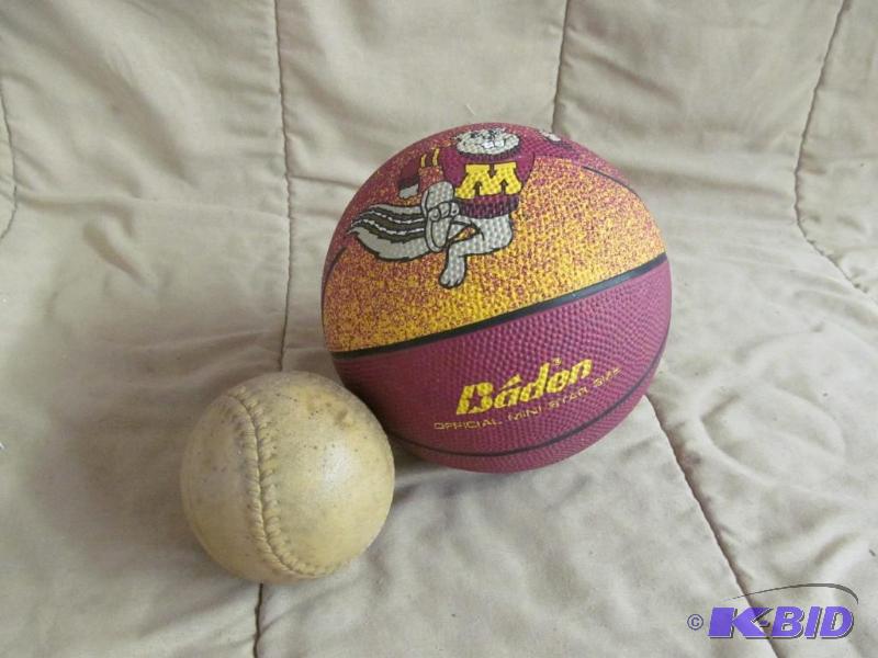 lot 136 image: Sports