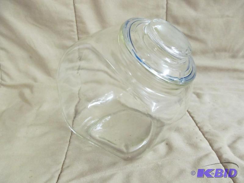 lot 137 image: Cookie Jar