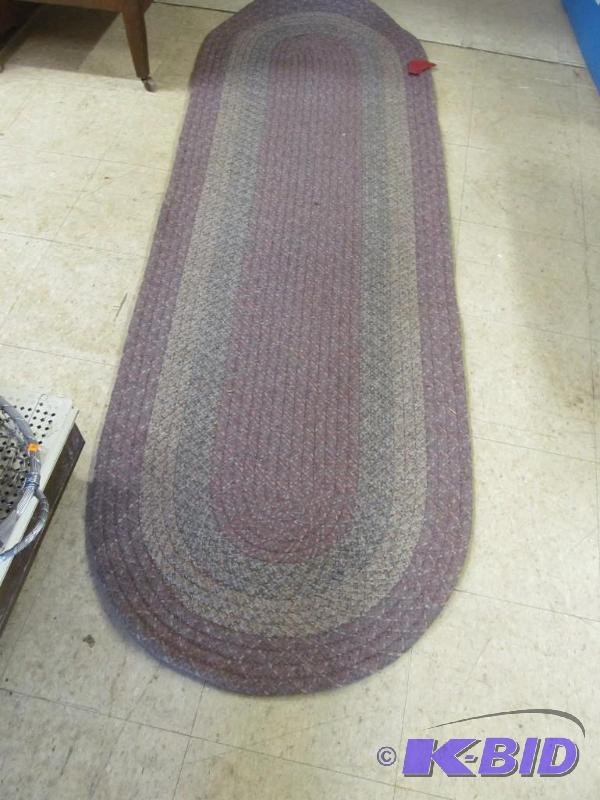 lot 146 image: Rug