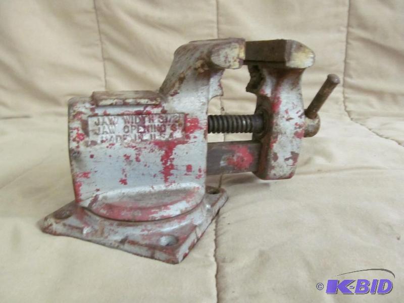 lot 18 image: Tool
