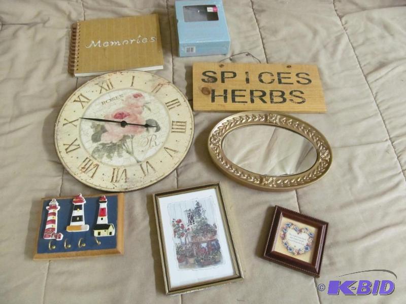 lot 186 image: Wall Decor