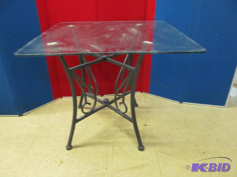 lot 258 image: Table