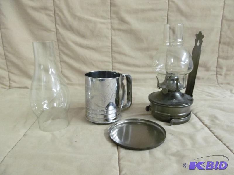 lot 33 image: Lantern