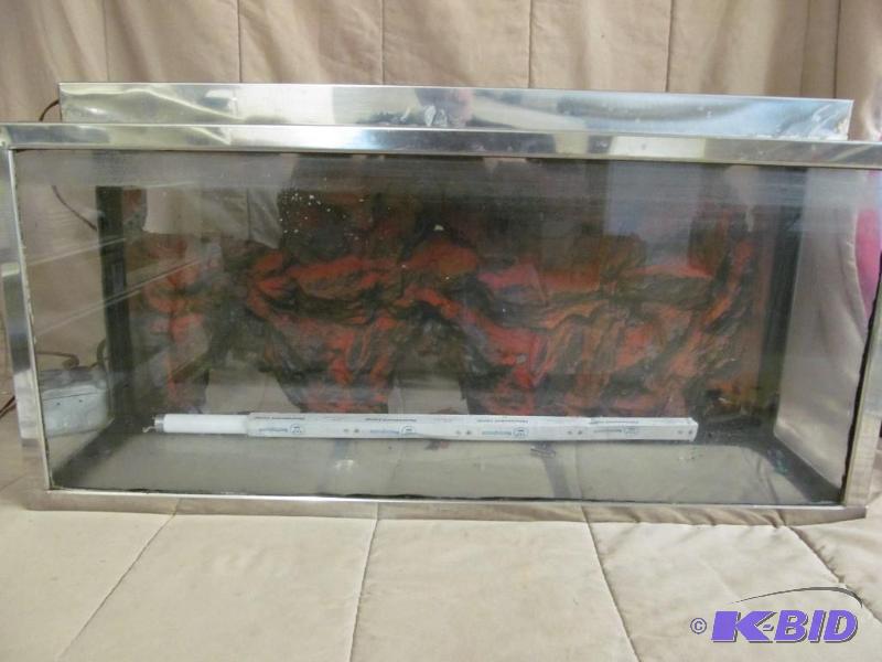 lot 37 image: Aquarium