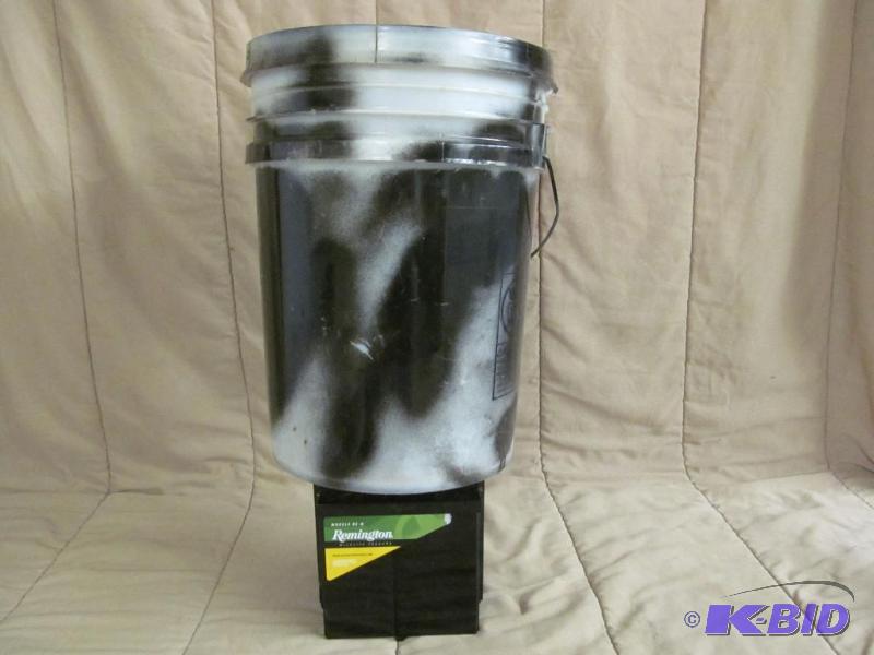 lot 5 image: Feeder