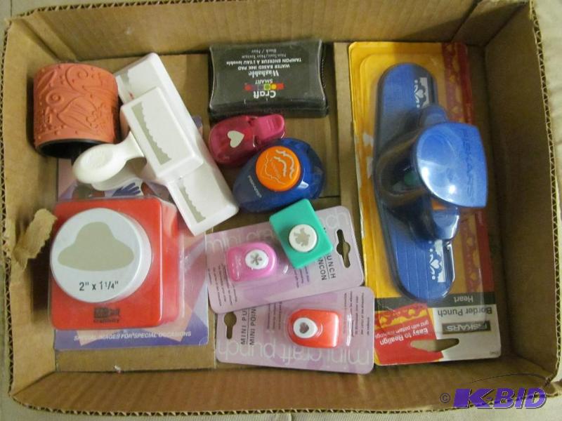 lot 73 image: Art Supplies