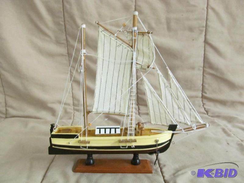 lot 87 image: Model