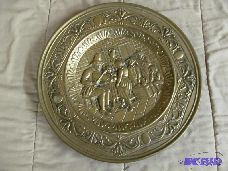 lot 94 image: Wall Decor