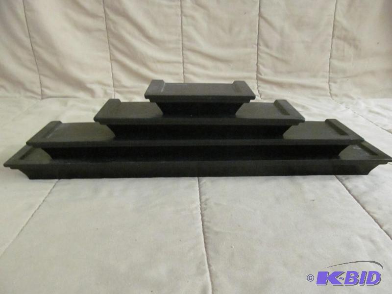 lot 98 image: Shelf
