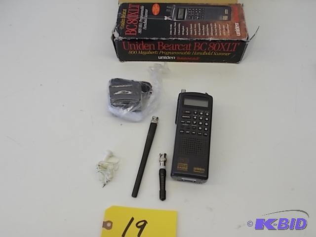 lot 19 image: Uniden Bearcat BC80XLT 800 mhz Programmable H...