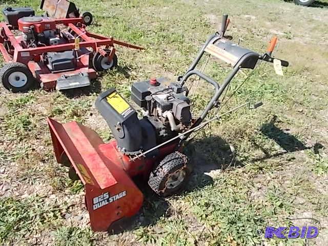 lot 5 image: Estate 8 hp, 25" Dual Stage Snow Blower,...
