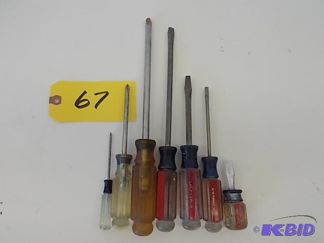 lot 67 image: (7) Asstd Craftsman Screwdrivers...