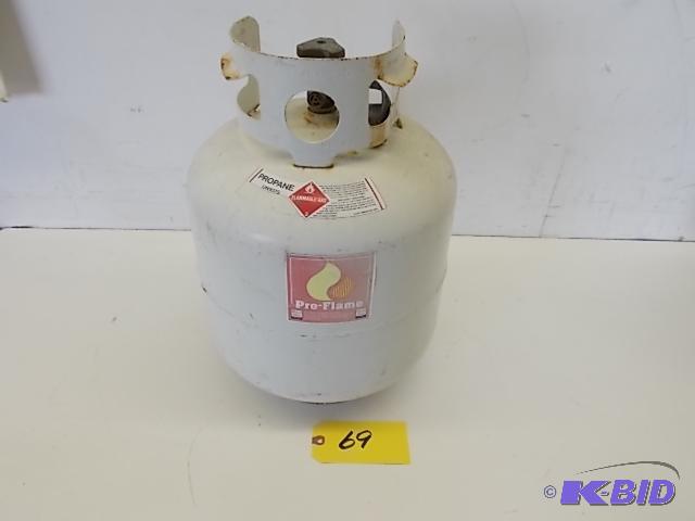 lot 69 image: LP Tank, Grill Size...