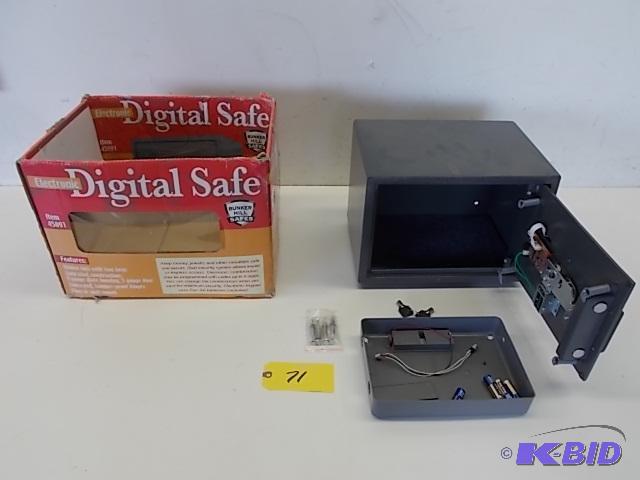 lot 71 image: Bunker Hills Electronic Digital Safe, Was Dro...