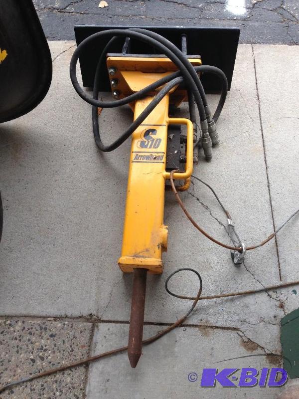 lot 119 image: Arrowhead S10 Hydraulic Breaker for Attachmen...