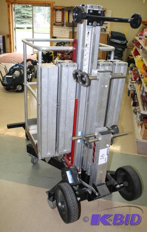 lot 91 image: ReechCraft M20 Portable&nbspPower&nbspLift...