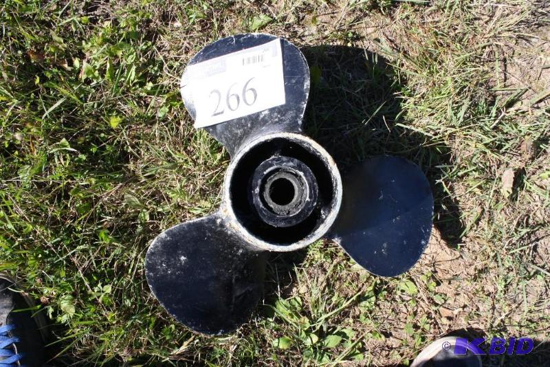lot 266 image: Boat Propeller Blade 19 12" 21 pitch...