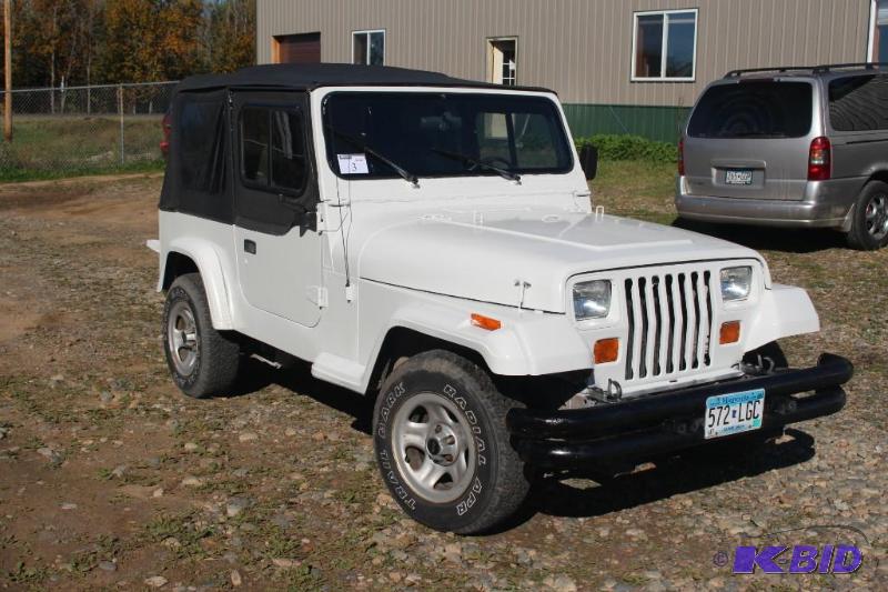 lot 3 image: Year 1992 Make Jeep Model Wrangler SYJ VI...
