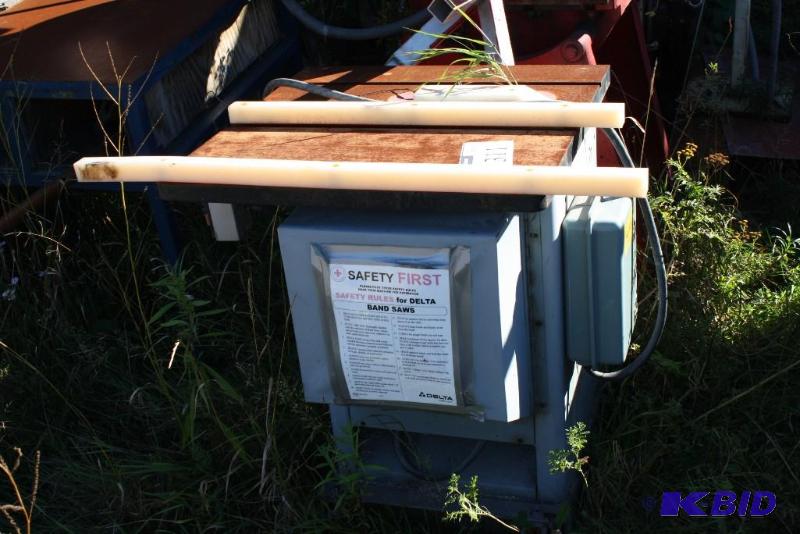 lot 311 image: Delta UniSaw 10" Tilting Arbor Saw Rig...