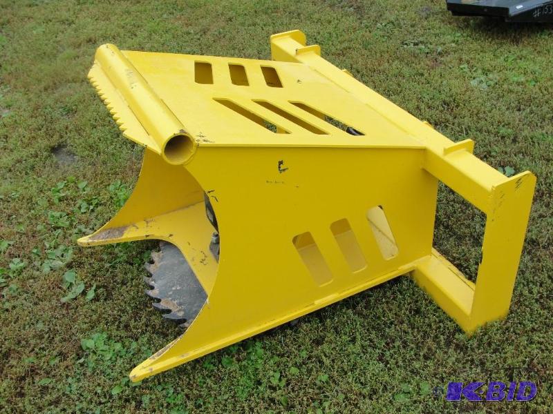 NEW Hydraulic Tree Saw with flat face coupler...