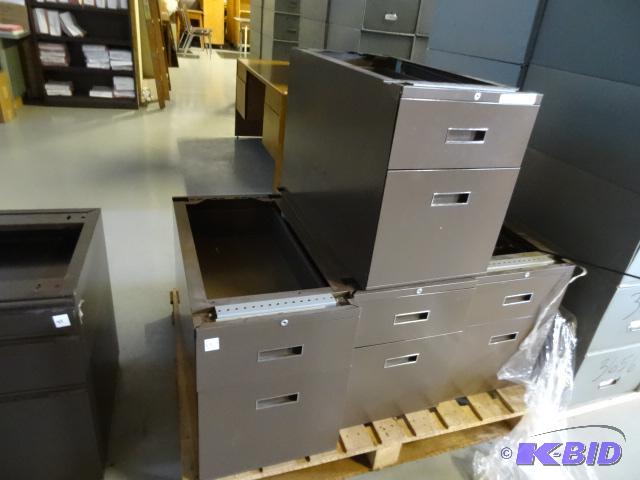 4 matching metal 2 drawer peds. 15 x 29 x 20...