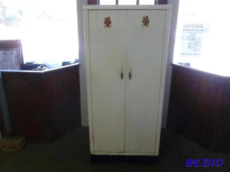 lot 4 image: Vintage Walters Manufacturing Co. metal doubl...