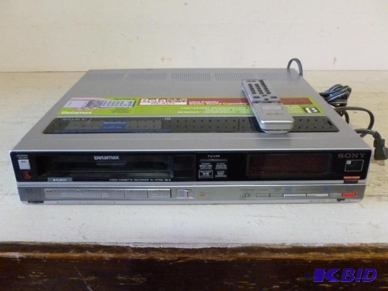 lot 40 image: Sony Betamax VHS recorder with remote model S...