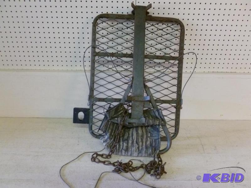 lot 55 image: Heavy duty metal framed portable tree stand w...