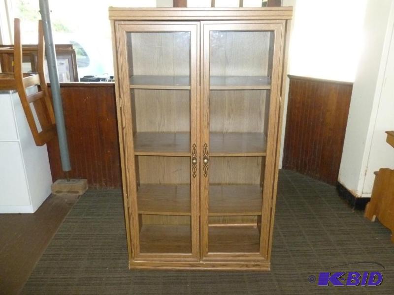 lot 9 image: Nice double glass door three tier wood lamina...